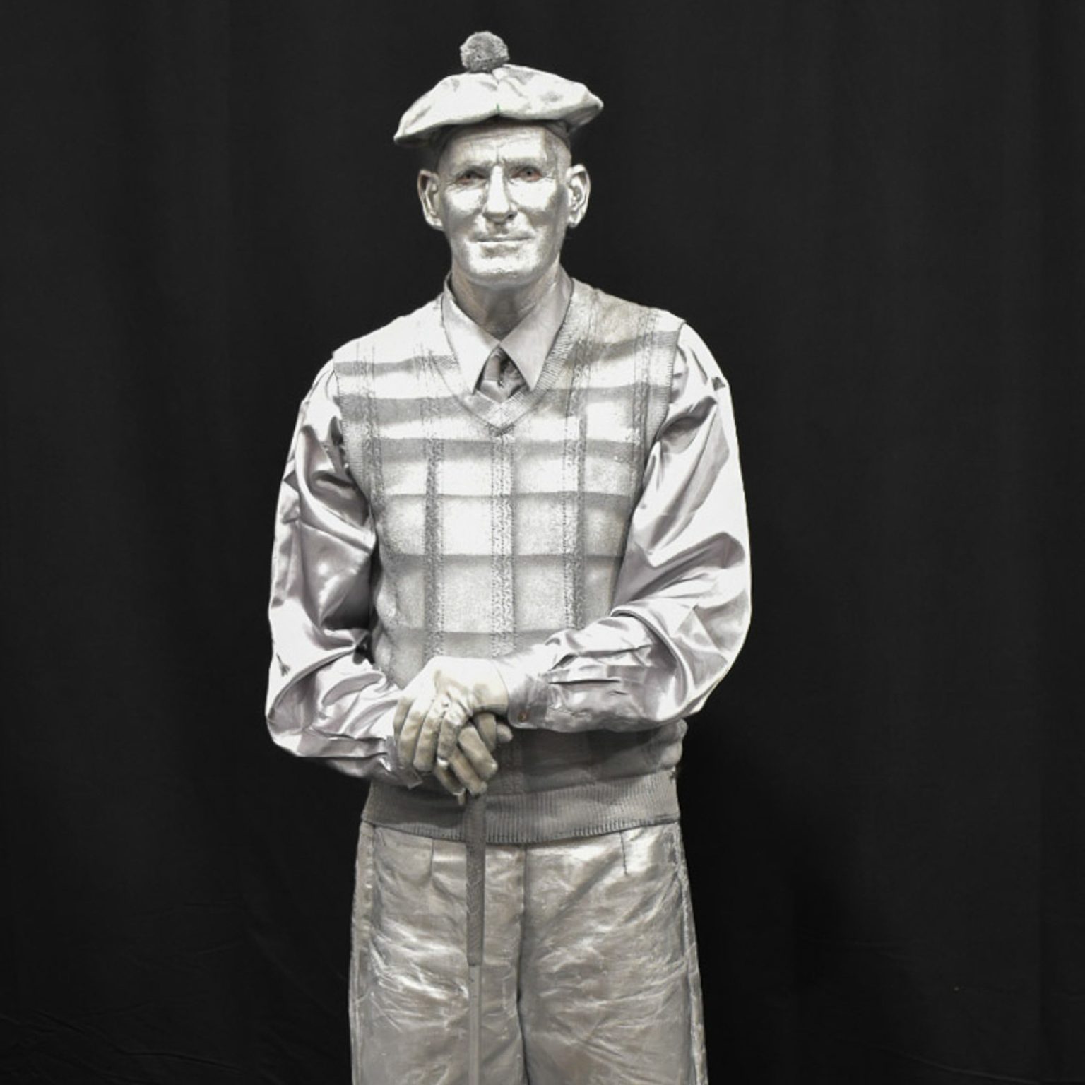 tampa-bay-sports-expo-silver-statue-pose