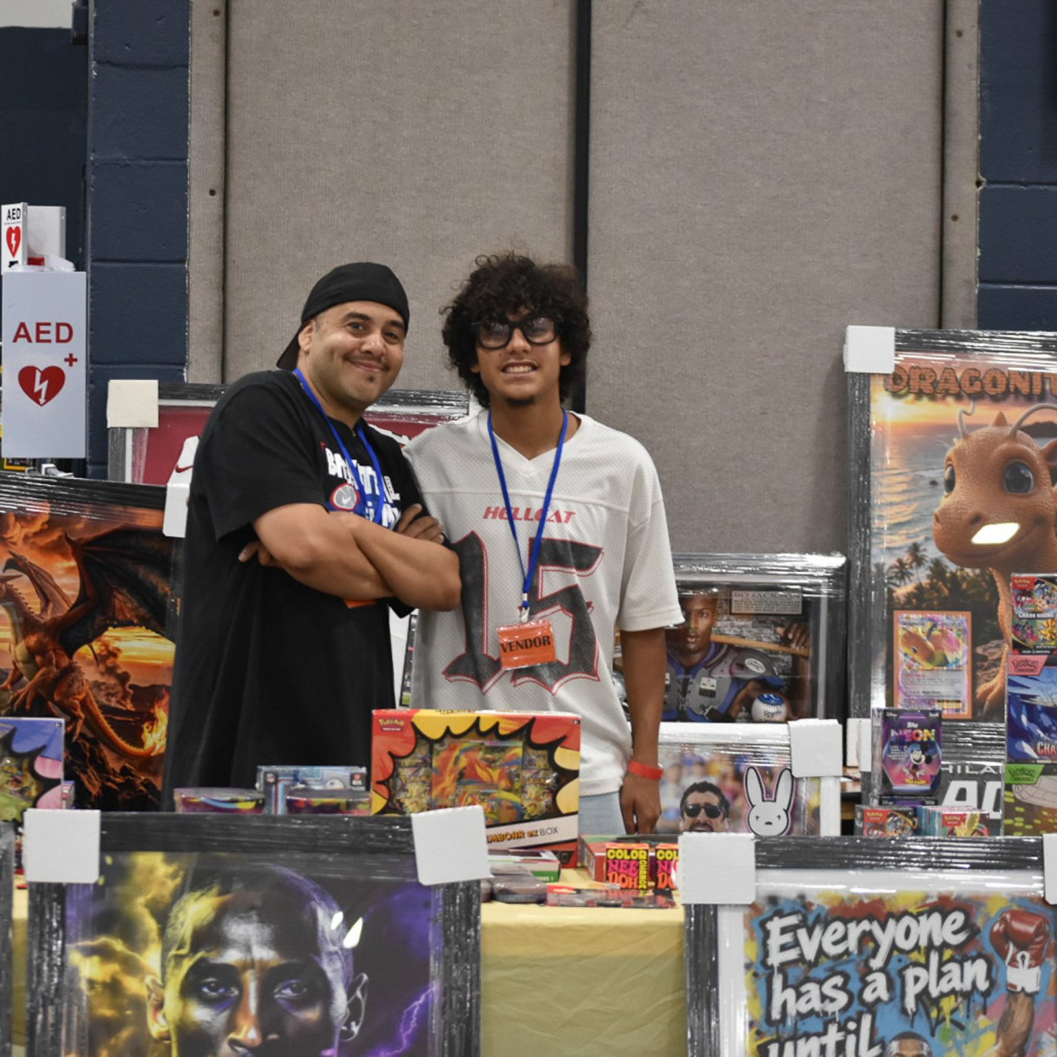 tampa-bay-sports-expo-vendors-posing